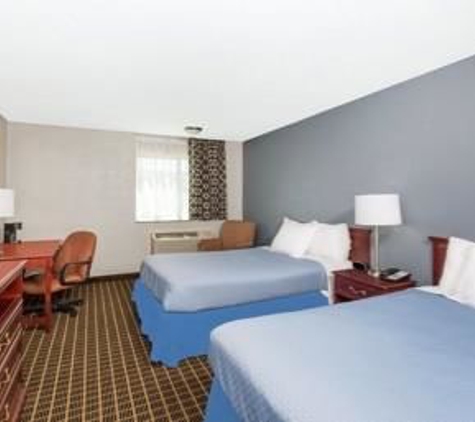 Days Inn by Wyndham West Des Moines - West Des Moines, IA