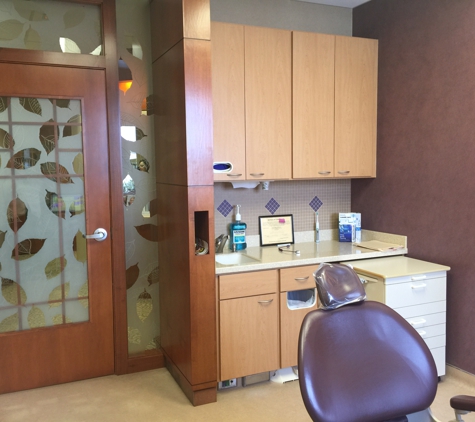 Avon Family Dentistry By Rebecca J. De La Rosa, DDS, PC - Avon, IN