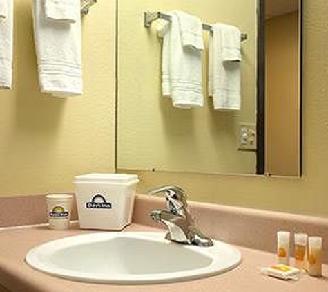 Days Inn - Park City, KS