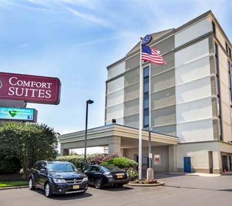 Comfort Suites at Woodbridge - Avenel, NJ