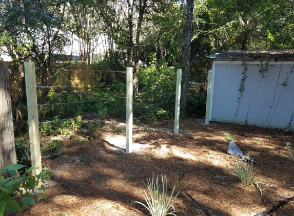 Big Al's Lawn Care - Pensacola, FL. Trellis Installed