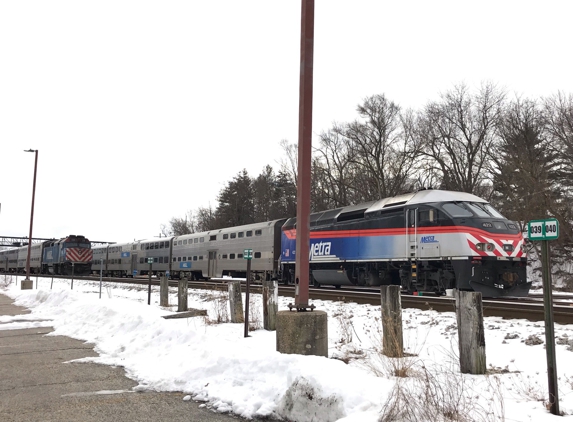 Metra - Fox Lake, IL