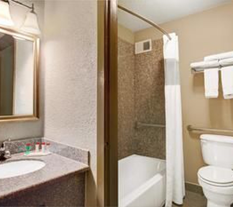 Ramada by Wyndham Houston Intercontinental Airport South - Houston, TX