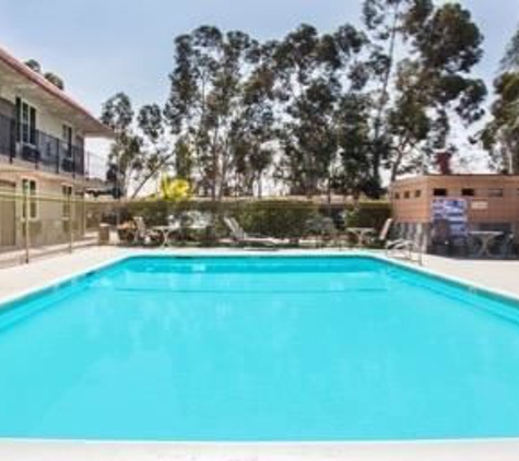 Super 8 by Wyndham Redlands/San Bernardino - Redlands, CA