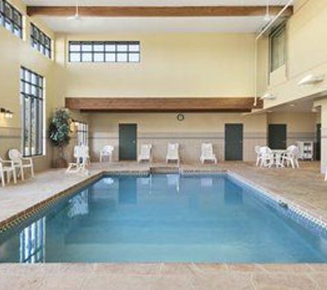 Country Inns & Suites - Middleton, WI