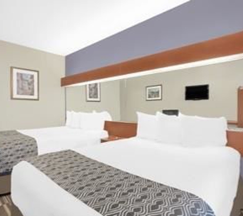 Microtel Inn & Suites by Wyndham Bentonville - Bentonville, AR