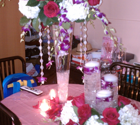 Casey S Florist Decorations Inc - Floral Park, NY