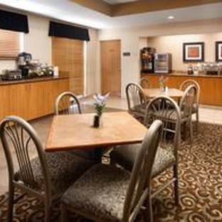 Best Western Plus Gateway Inn & Suites - Aurora, CO