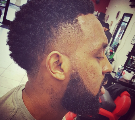 Calis Finest Barbar Launge - Bakersfield, CA. Jay the barber