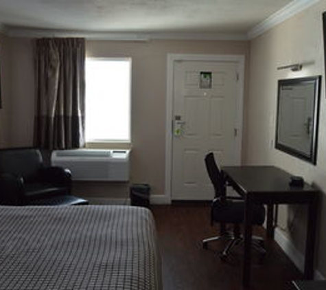 Destin Inn & Suites - Destin, FL