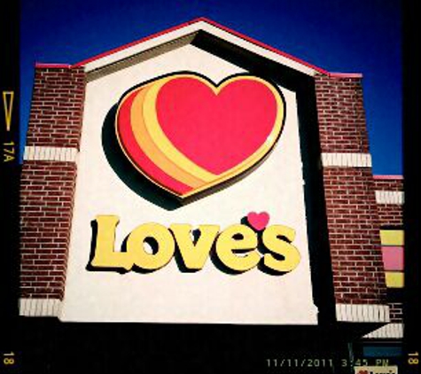 Love's Travel Stop - Saint Joseph, MO