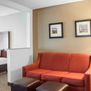 Comfort Suites Airport - Motels