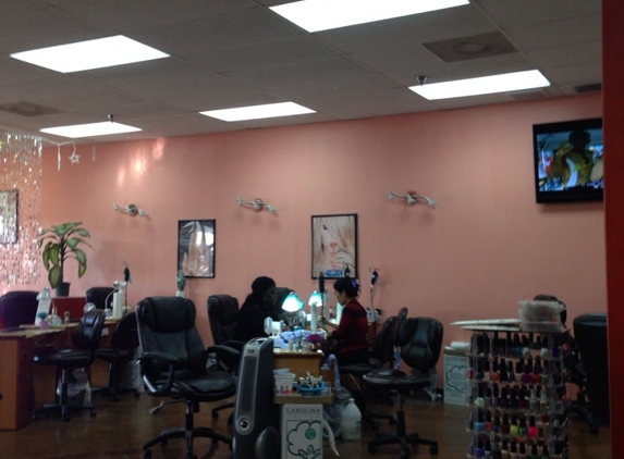 Woodlake Nails - San Antonio, TX