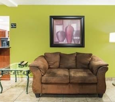 Super 8 Good Deal Hotels - Harlingen, TX