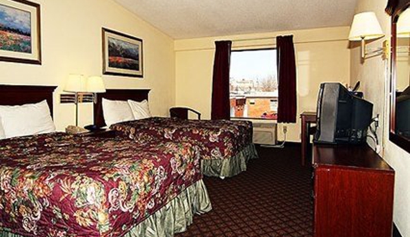 Econo Lodge - Columbus, GA