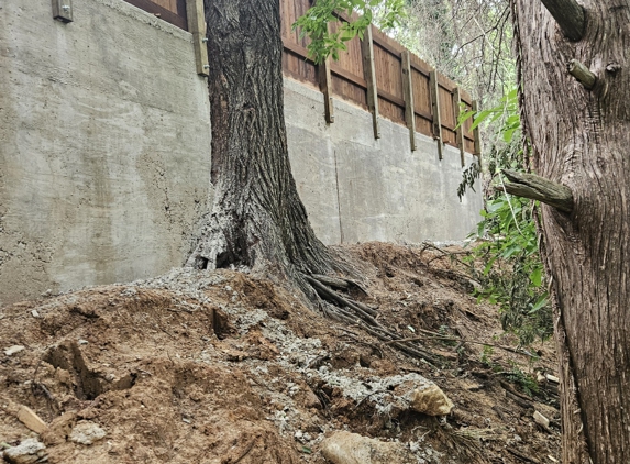 Midtex Services - Bedford, TX. Retaining Walls