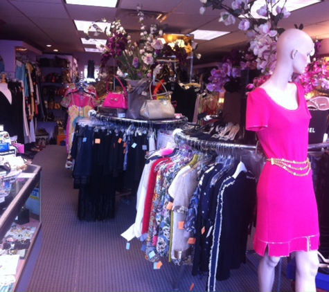 Samira's upscale Consignment Boutique - Grosse Pointe Woods, MI