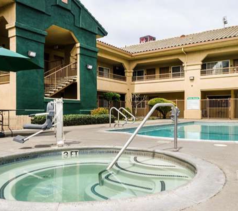 Quality Inn & Suites Lathrop - Lathrop, CA