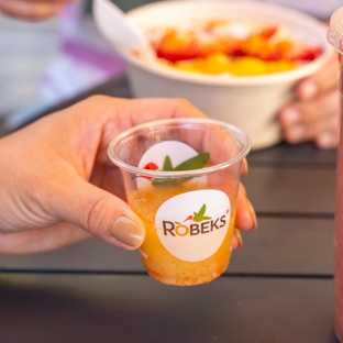 Robeks - Chatsworth, CA. Ready, set, shot! The only shot you'll need to fuel your body and take on the week! Give yourself a zesty wake-up call ✨ Check out some of o