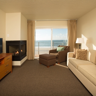 Pelican Shores Inn - Lincoln City, OR. Fireplace Suite