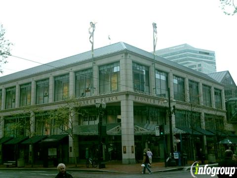 Apple Pioneer Place - Electronics Store in Portland