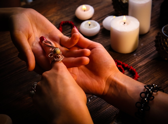 Psychic Anna Love Specialist. Psychic Readings