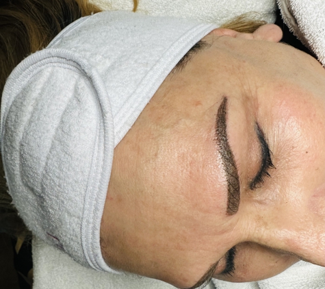 Wellness Suites Weston - Sunrise, FL. Hybrid Brow is a combination of Ombré and Microblading.
9545315195