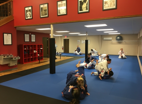 Gracie Barra Bloomington - Bloomington, IL