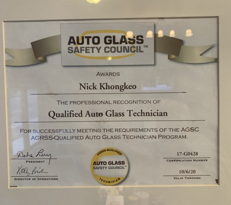 Onsite Auto Glass LLC