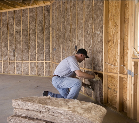 CommandStar Insulation - Sebastopol, VIC. Installing wall batts