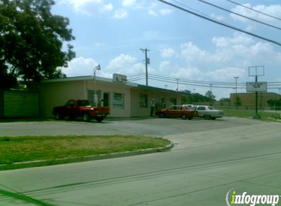 Cut N' Perm Shop & Nails - Forest Hill, TX