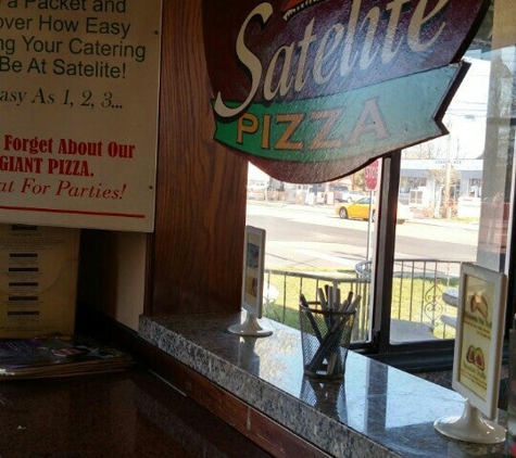 Satellite Pizza - Bayport, NY