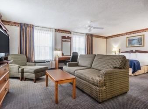 Baymont Inn & Suites - Washington, IN