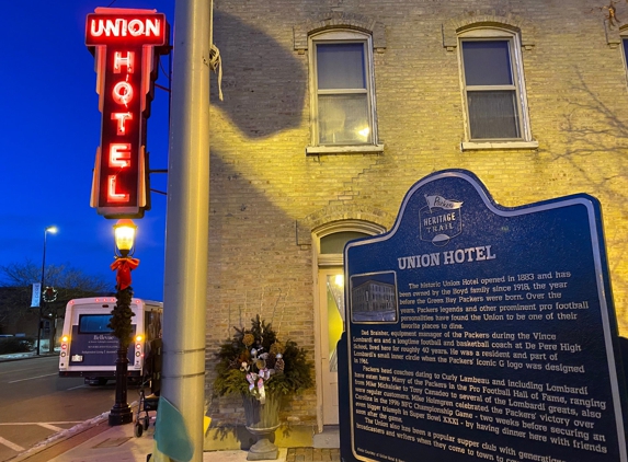 Union Hotel & Restaurant - De Pere, WI