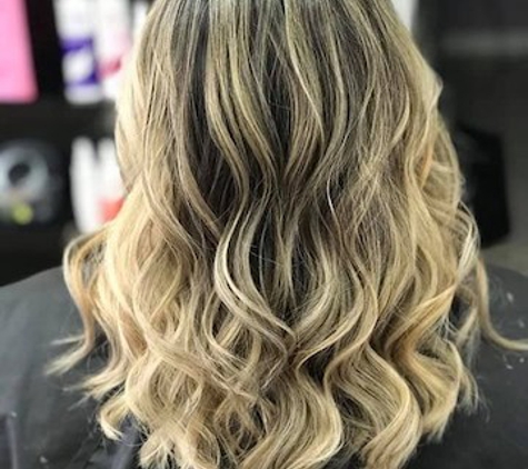 Studio 180 Hair And Body - Muscatine, IA