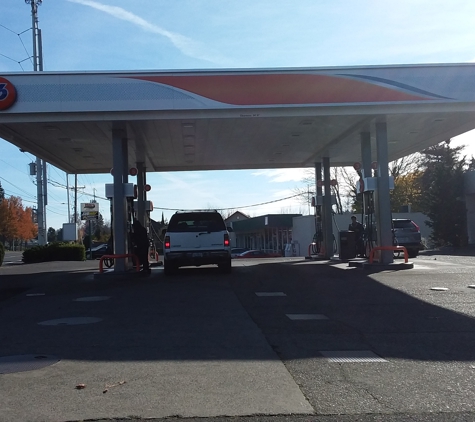 76 Gas Station - Portland, OR