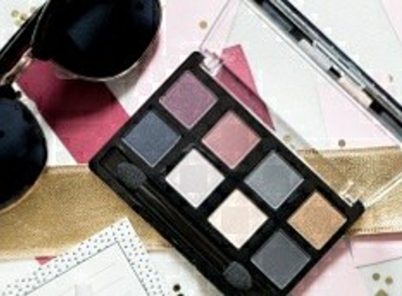 Avon by ShortBus - Burlington Junction, MO. Fit 8 shades into your pocket with the fuss-free, all-day Avon True Color 8-in-1 Eyeshadow Palette. #AvonRep http://youravon.com/shortbus