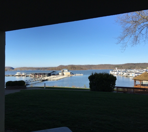 Fourwinds Lakeside Inn & Marina - Bloomington, IN