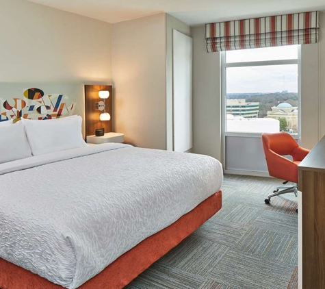 Hampton Inn & Suites Atlanta Midtown - Atlanta, GA