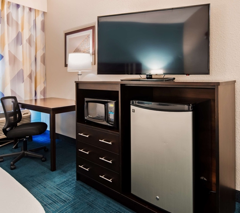 Best Western St. Clairsville Inn & Suites - Saint Clairsville, OH