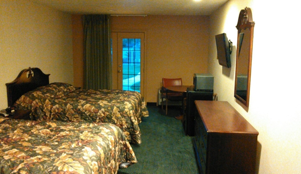 Pinewood Inn & Suites - Silsbee, TX