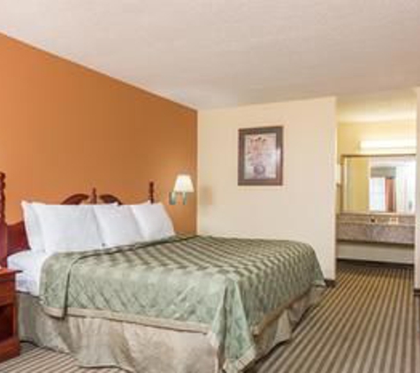 Days Inn by Wyndham Orange - Orange, TX