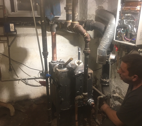 24 Hour Air Conditioning, Plumbing, Sewer and Drain - Freeport, NY. Installation of new unit.