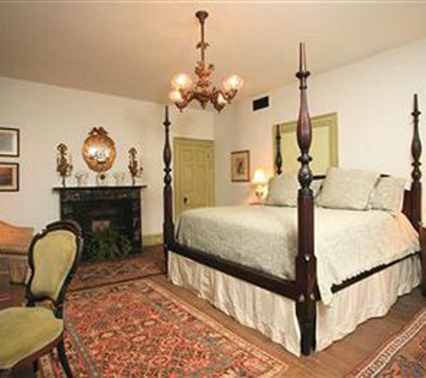 The Elms Bed and Breakfast - Natchez, MS