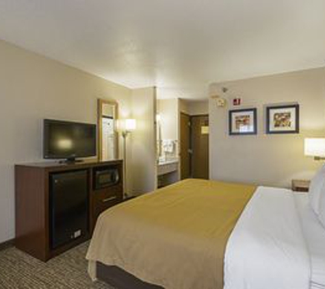 Comfort Inn - Waverly IA Hotel - Waverly, IA