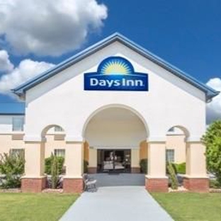 Days Inn by Wyndham Lincoln - Lincoln, AL