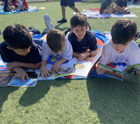 Renaissance Elementary School - Doral, FL. Outdoor reading
