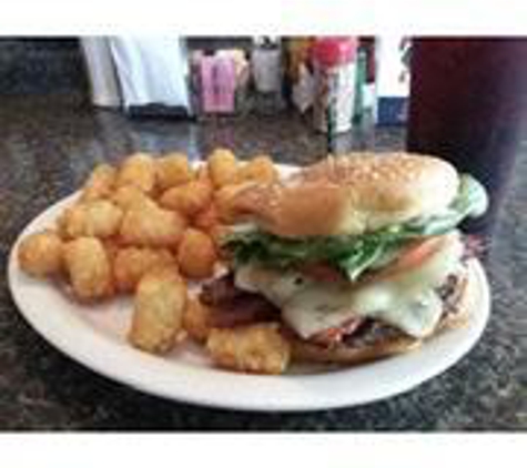 Mac's Diner - Shady Cove, OR