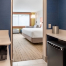Holiday Inn Express & Suites Milwaukee – West Allis by IHG - Hotels
