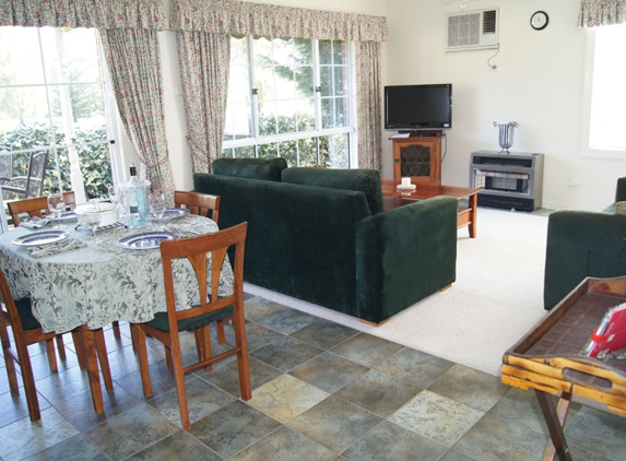 Chalets Lumineux - Bright, VIC